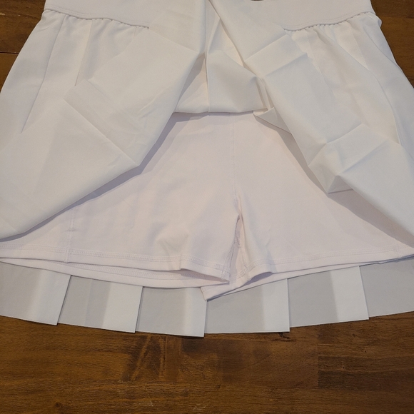 Fabletics White Pleated Athletic Skort - Picture 3 of 7